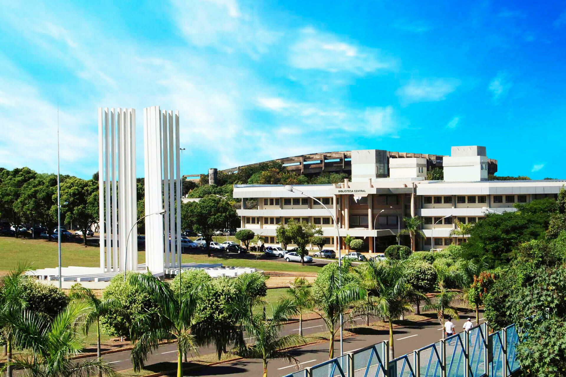 Imagem de compartilhamento para o artigo Últimos dias para se inscrever no concurso da UFMS com salários de até R$ 5 mil da MS Todo dia